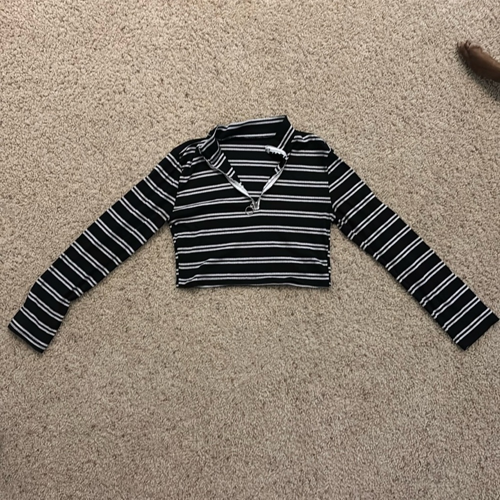 Long sleeve striped crop top with zipper neck